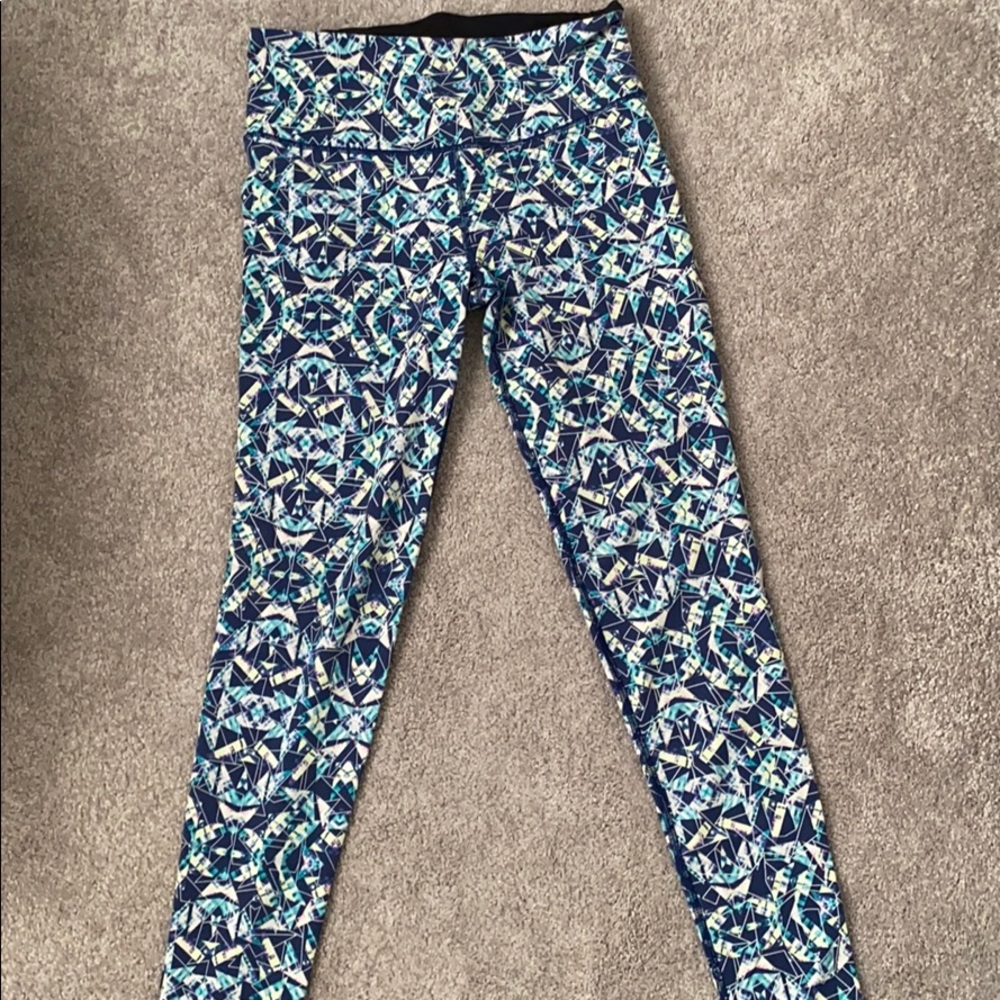 VICTORIA’S SECRET YOGA PANTS (  glow in the dark)